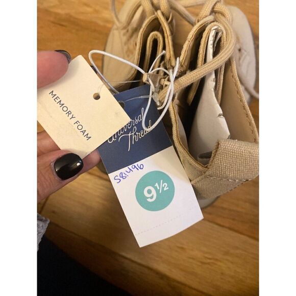 NWT Universal Thread women's Beige Canvas Lace-Up Ankle Boots Side Zipper 9.5 - Picture 7 of 7